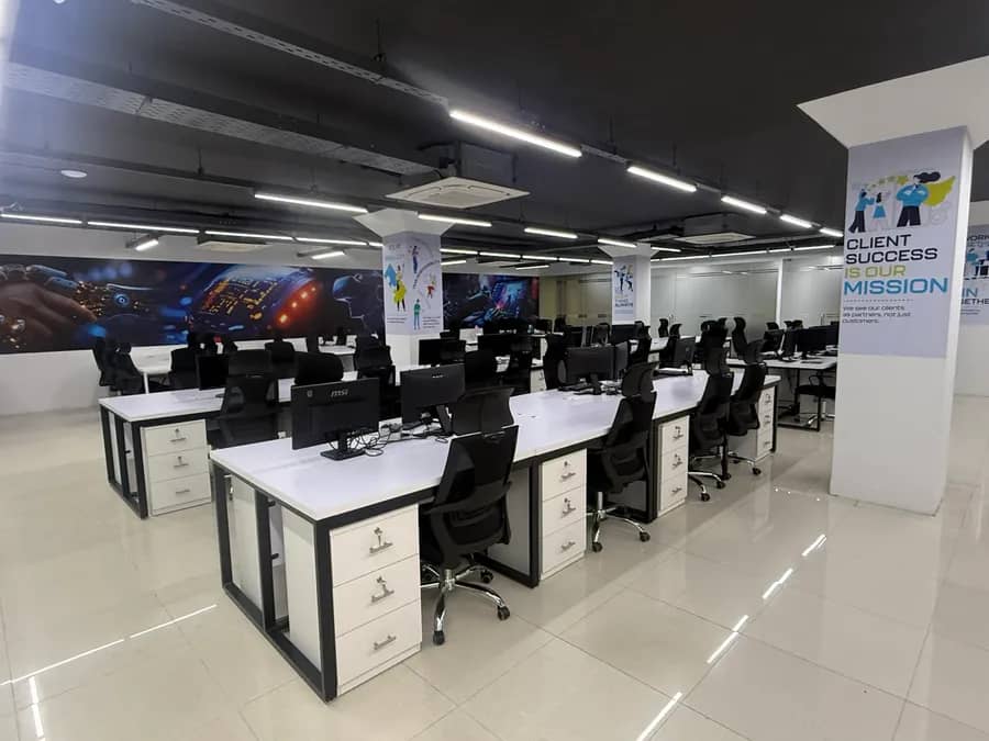 Corporate IT Office Interior 7000 SFT
