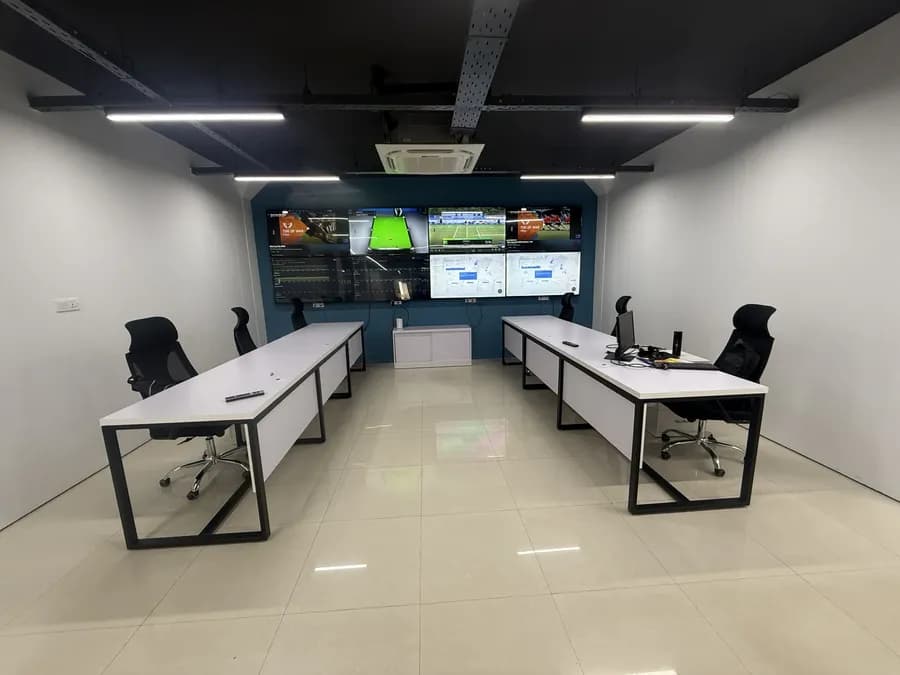 Contemporary corporate office workspace design in Dhaka